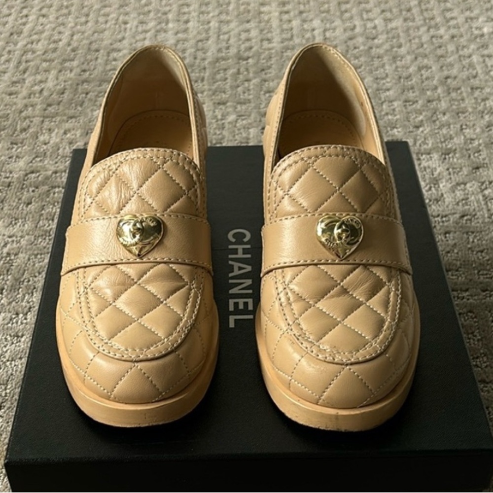 Lambskin Quilted CC Heart Loafers 38 Beige